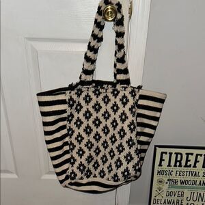 Black & white beach tote